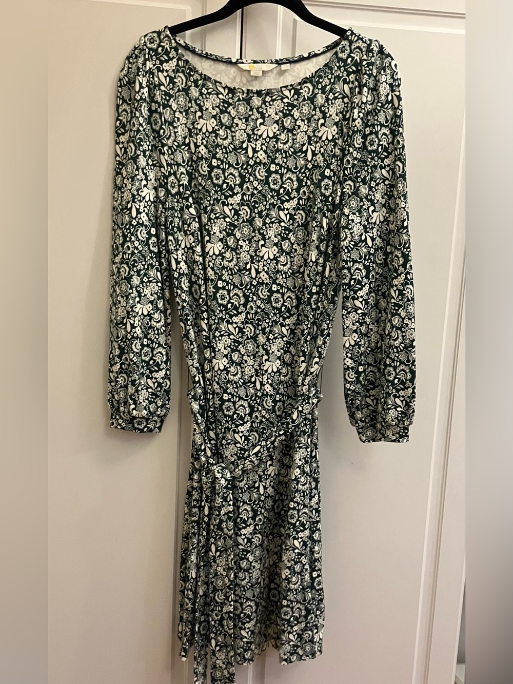Boden Green and White Floral Tie-Waist Jersey Shift Long Sleeve Dress